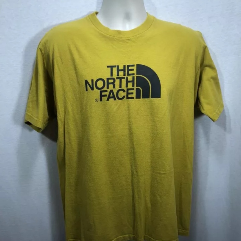 4/$35 The North Face Medium Men's Tee T-Shirt